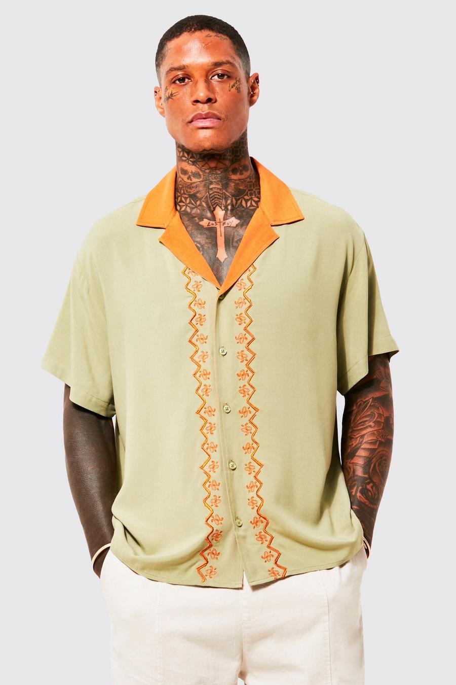 Green  Boxy Contrast Collar And Border Shirt 