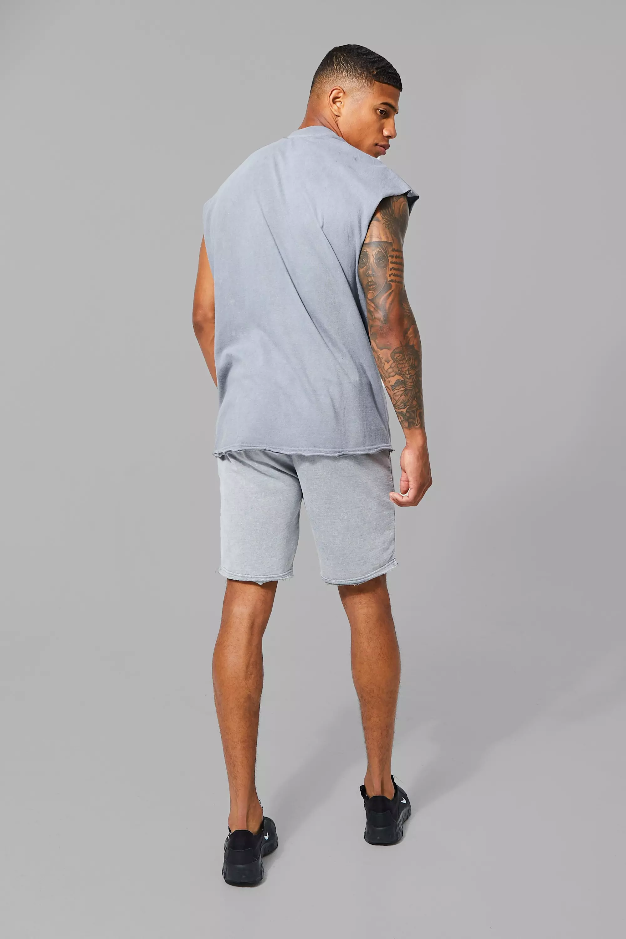 Man Active Oversized Cut Off T-shirt