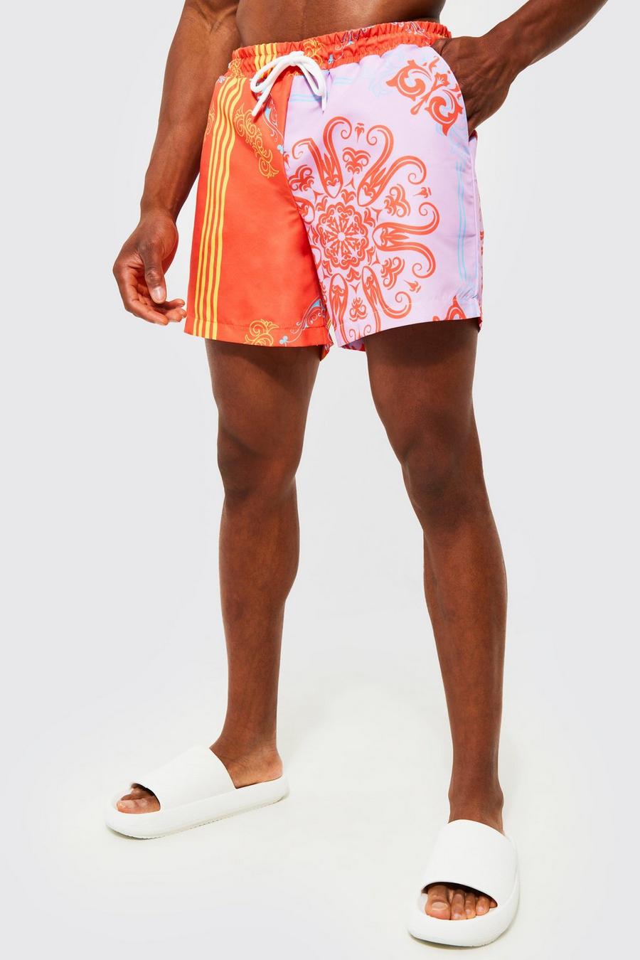 Costume a pantaloncino medio con fantasia barocca, Coral image number 1