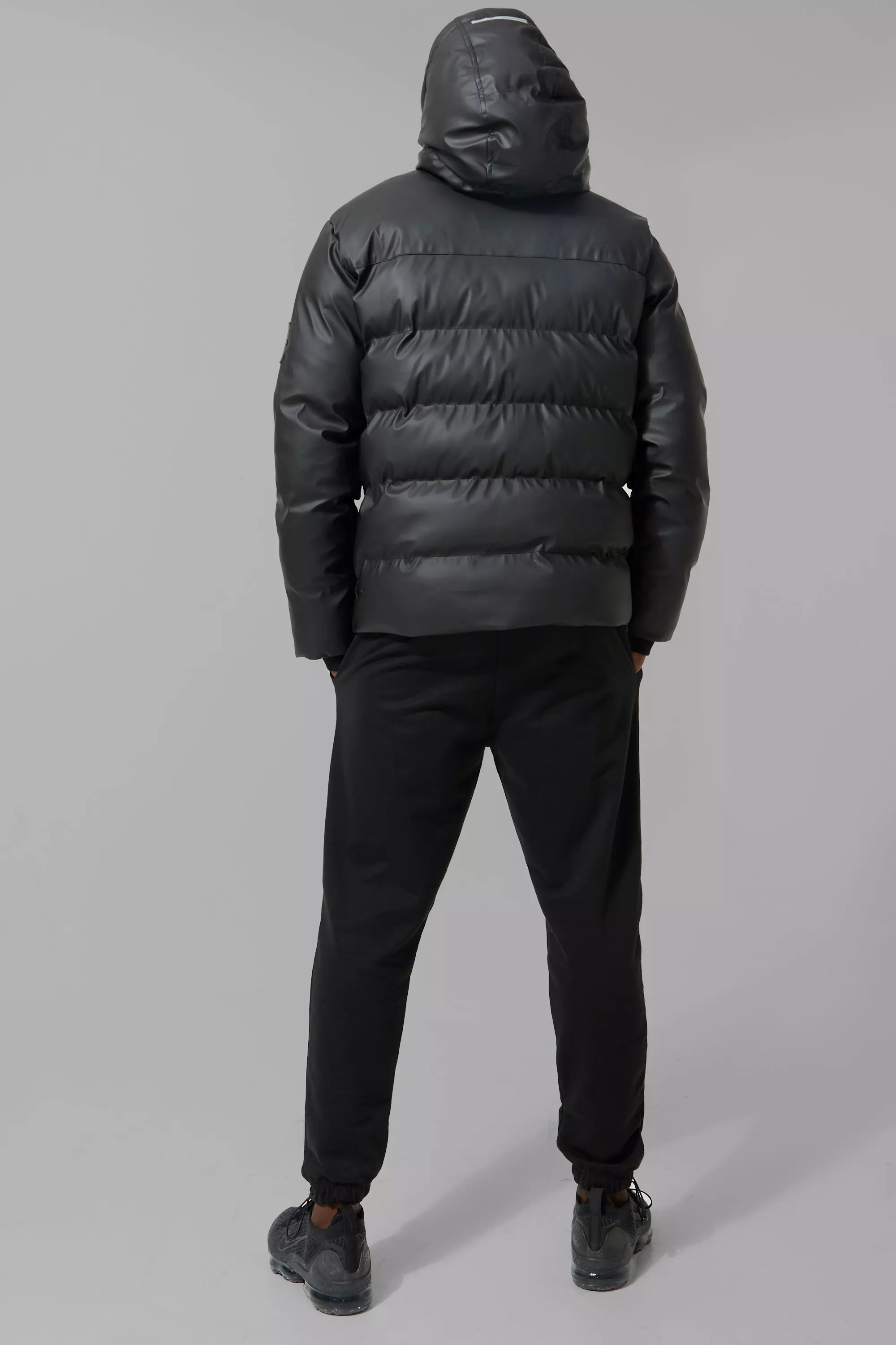 Black Man Active Matte Puffer Jacket alternative image