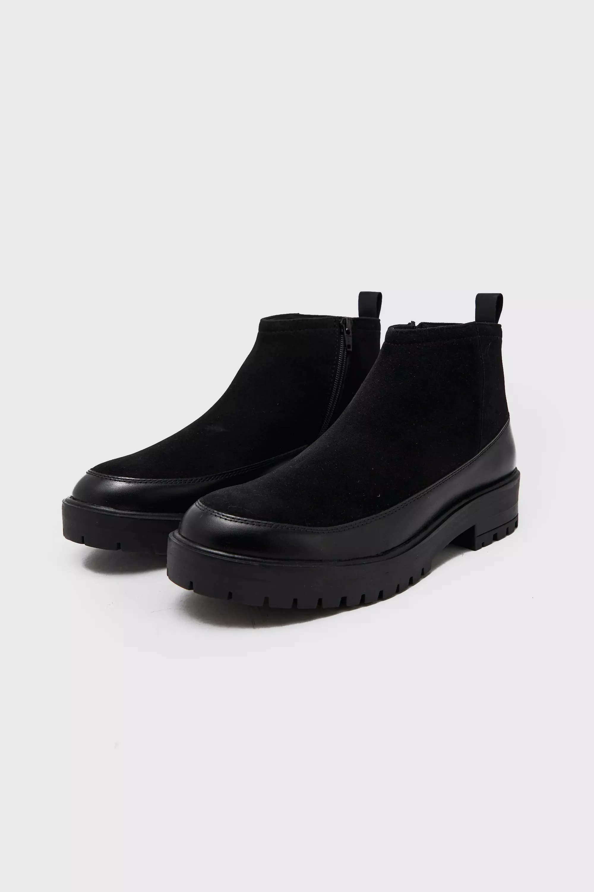 Black Pull Tab Zip Boot alternative image