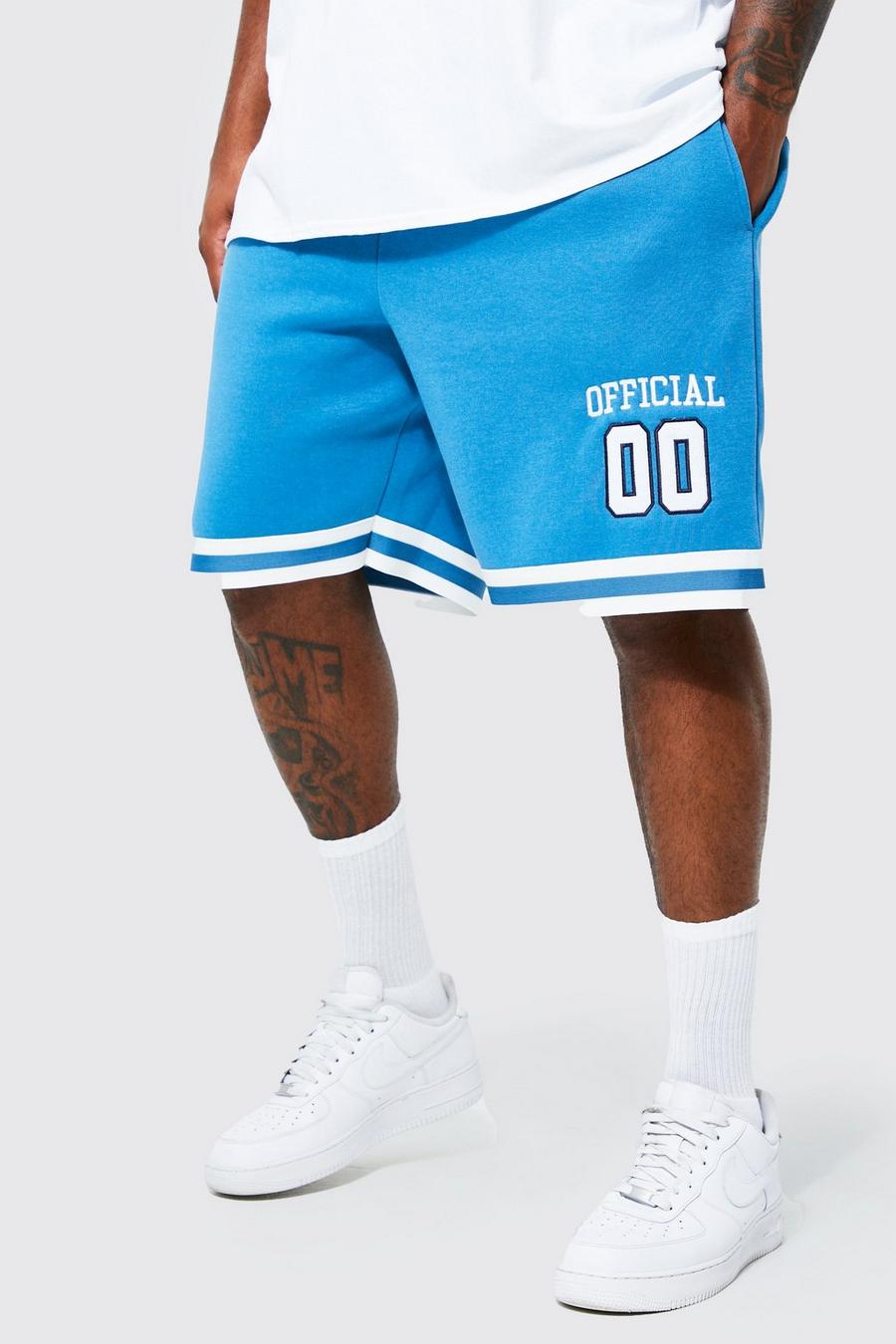 Pantalón corto Plus de tela jersey estilo baloncesto con aplique universitario, Blue azul image number 1