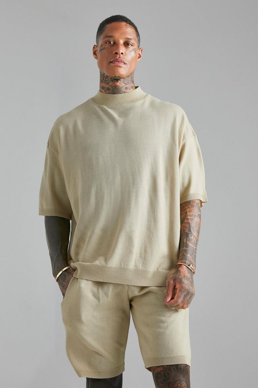 Stone beige Oversize stickad t-shirt med hög halsmudd och shorts