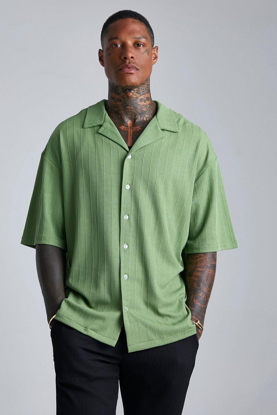 Khaki Oversize kortärmad skjorta med  bowlingkrage och struktur