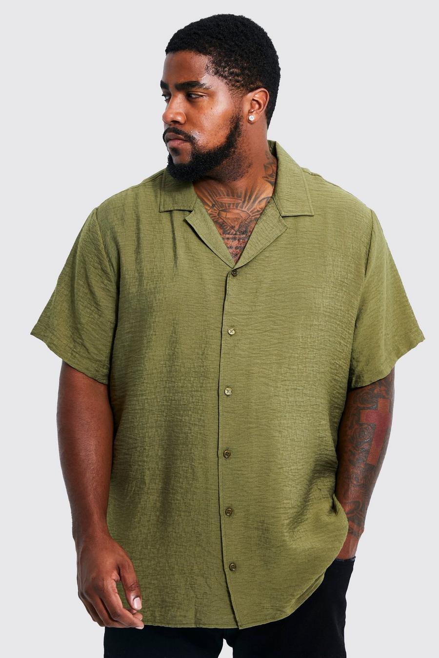 Olive grün Plus Short Sleeve Seersucker Revere Shirt image number 1