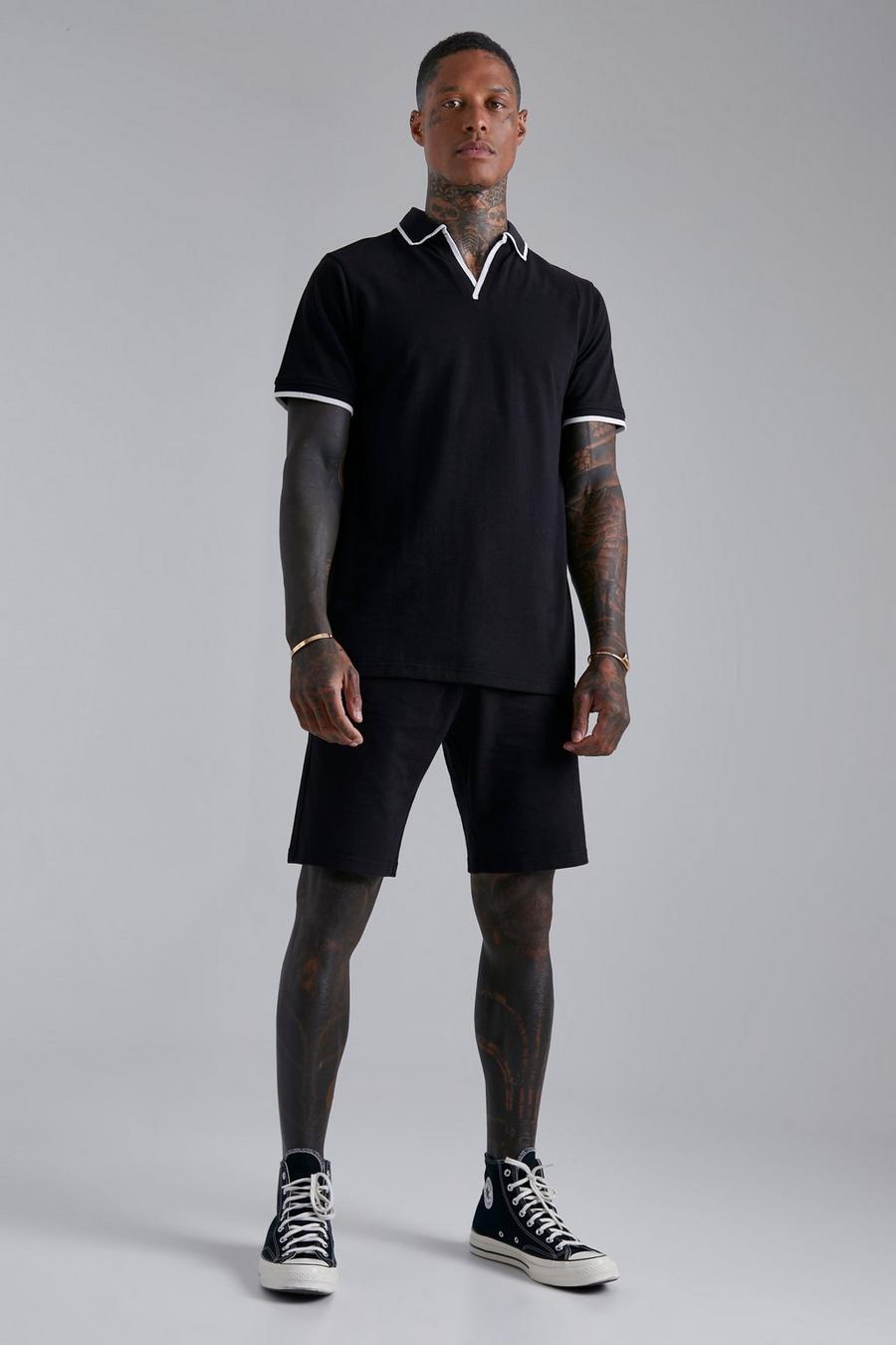 Pique Poloshirt mit V-Ausschnitt und Shorts, Black image number 1