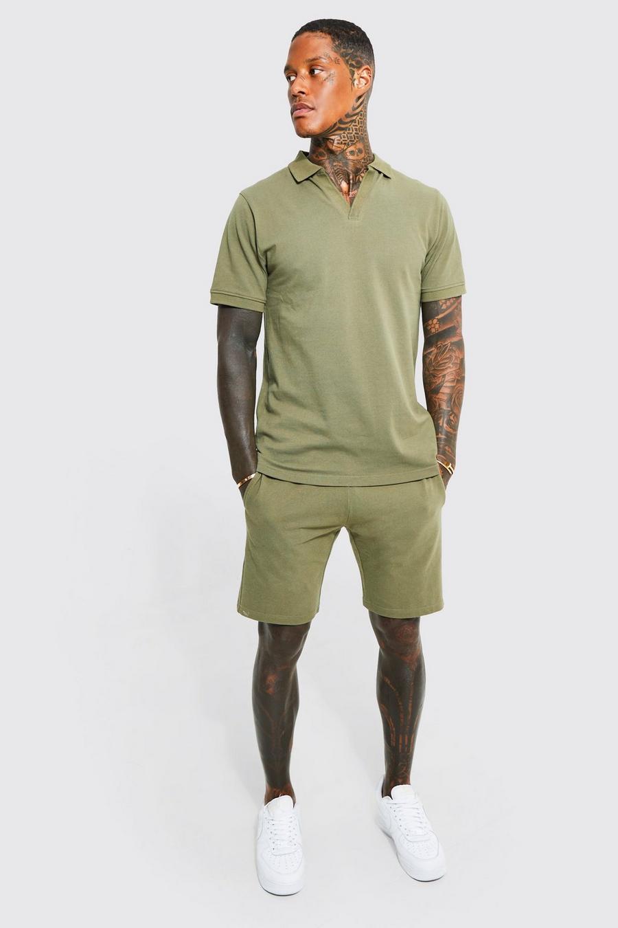 Pique Poloshirt mit V-Ausschnitt und Shorts, Khaki image number 1