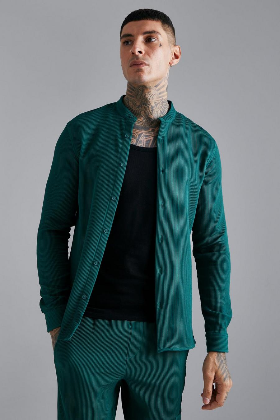 Camicia Slim Fit a pieghe a maniche lunghe con colletto serafino, Forest verde