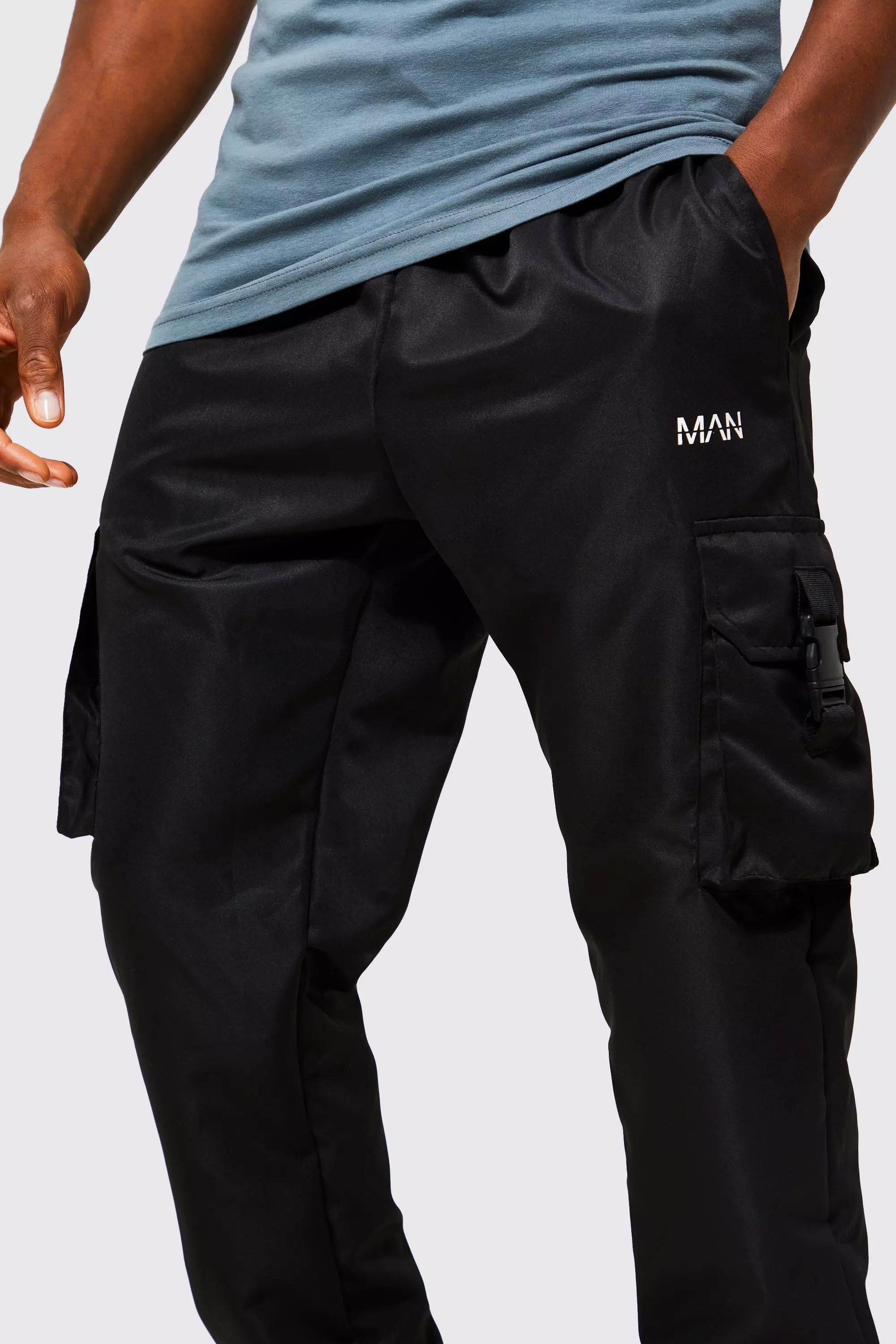 Elastic Waist Slim Fit Man Shell Cargo Jogger