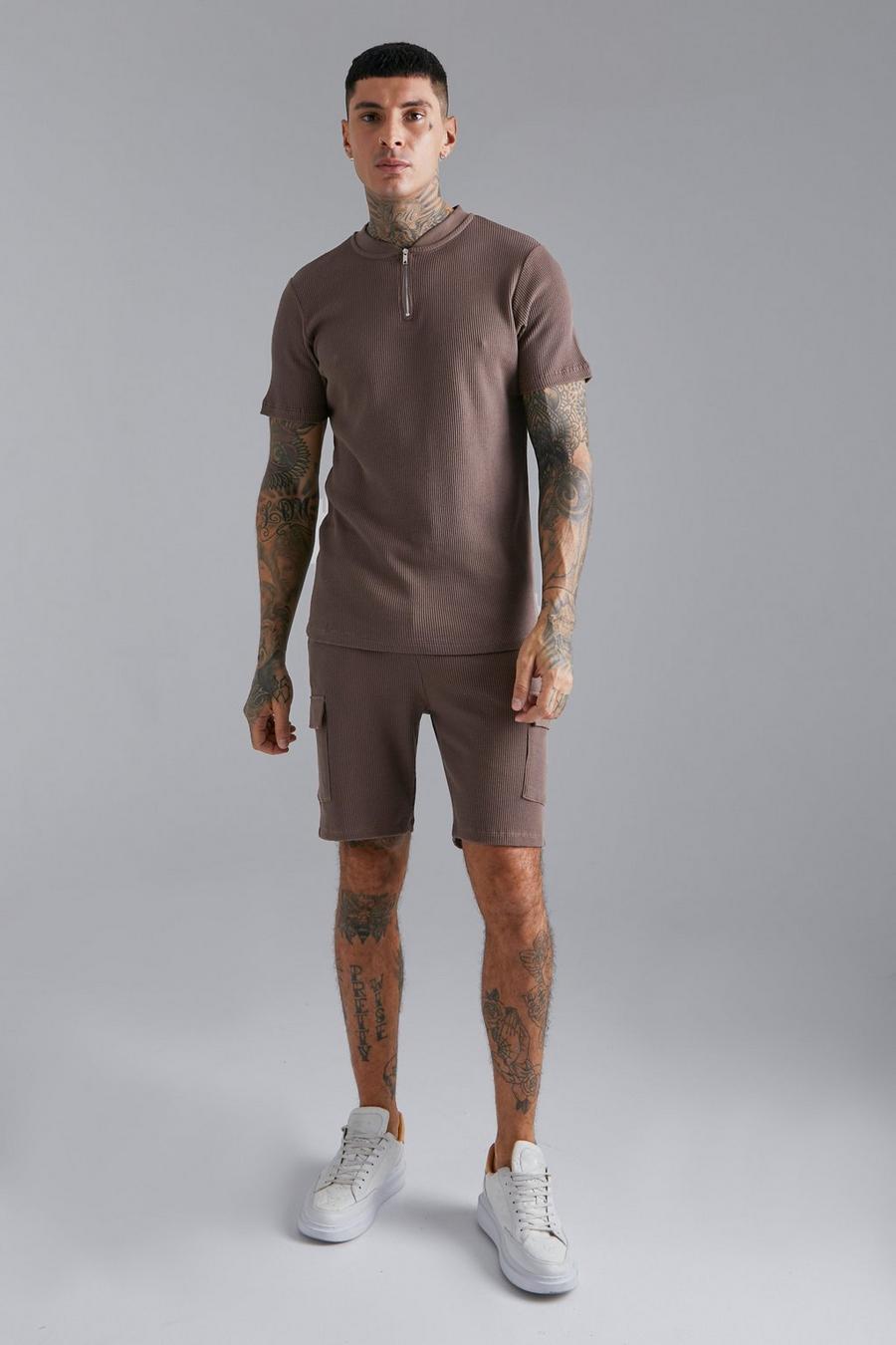 Conjunto de pantalón corto y polo de tela gofre estilo bomber con cremallera 1/4, Coffee marrone image number 1