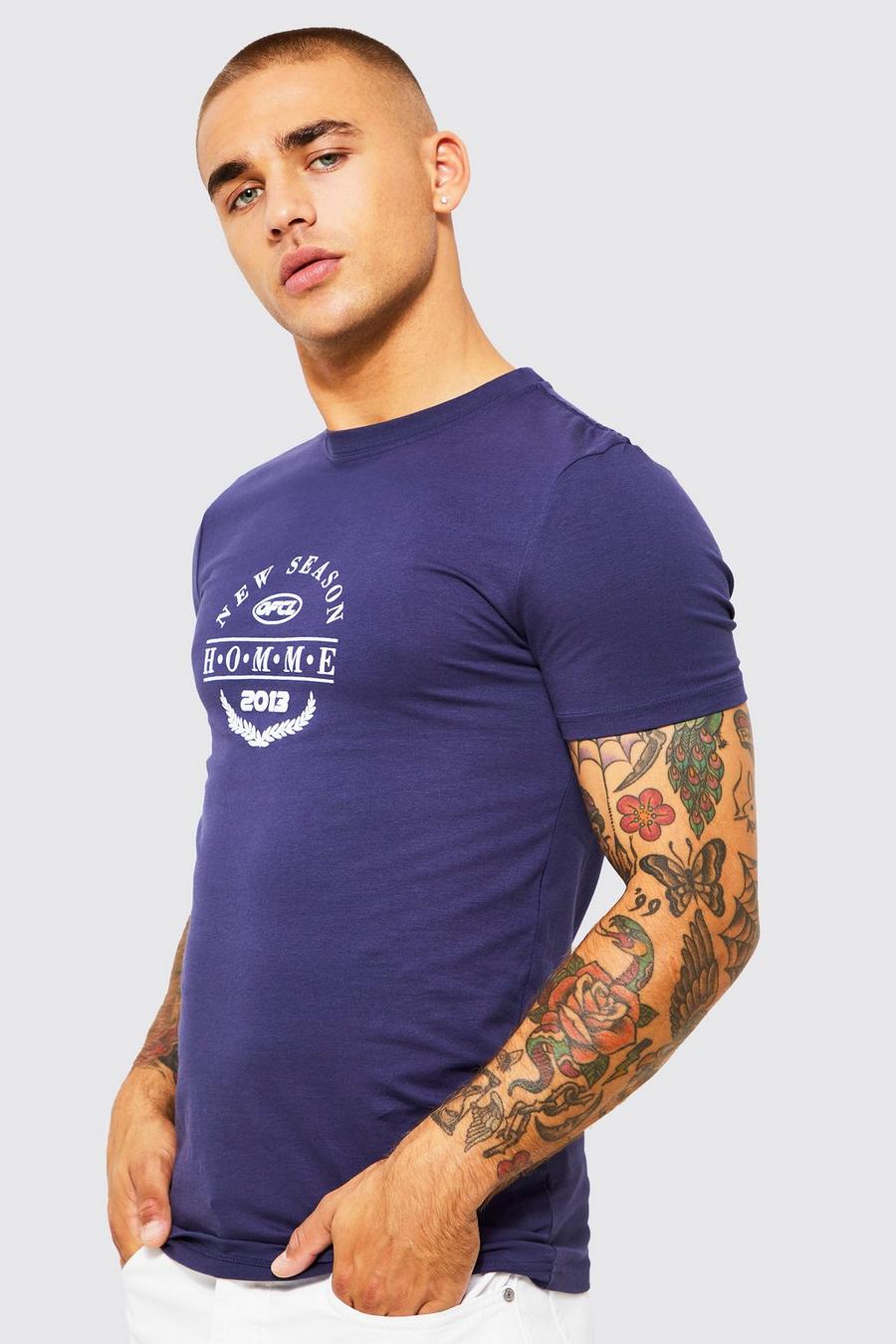 Navy Muscle Fit Homme Graphic T-shirt image number 1