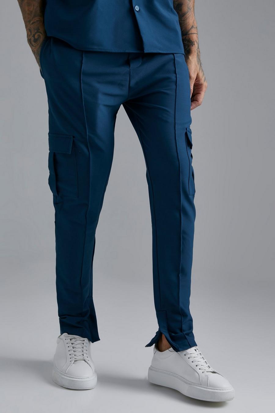 Pantaloni Cargo Slim Fit in Stretch tecnico, Navy azul marino image number 1