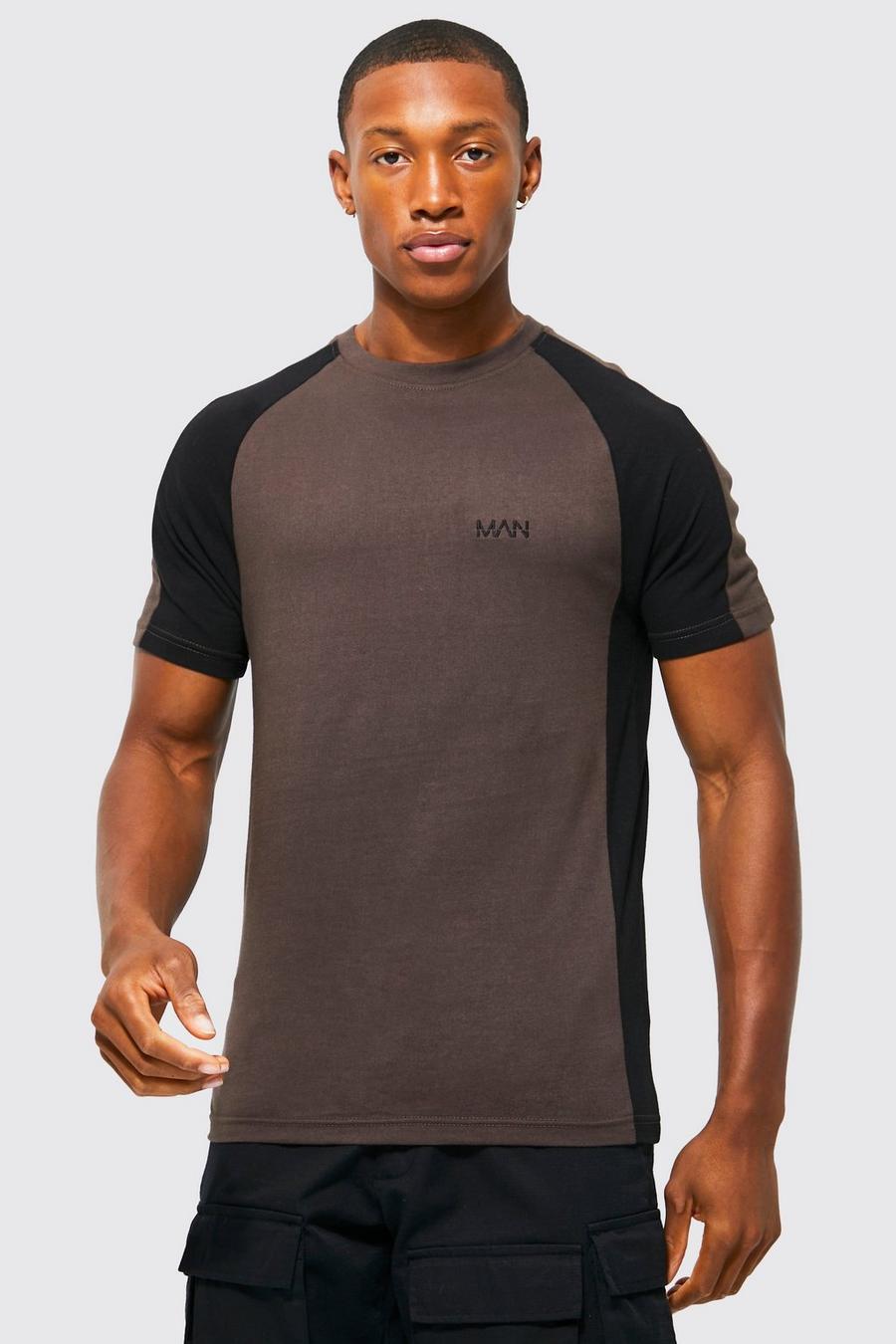 Camiseta MAN ajustada al músculo con colores en bloque, Khaki kaki