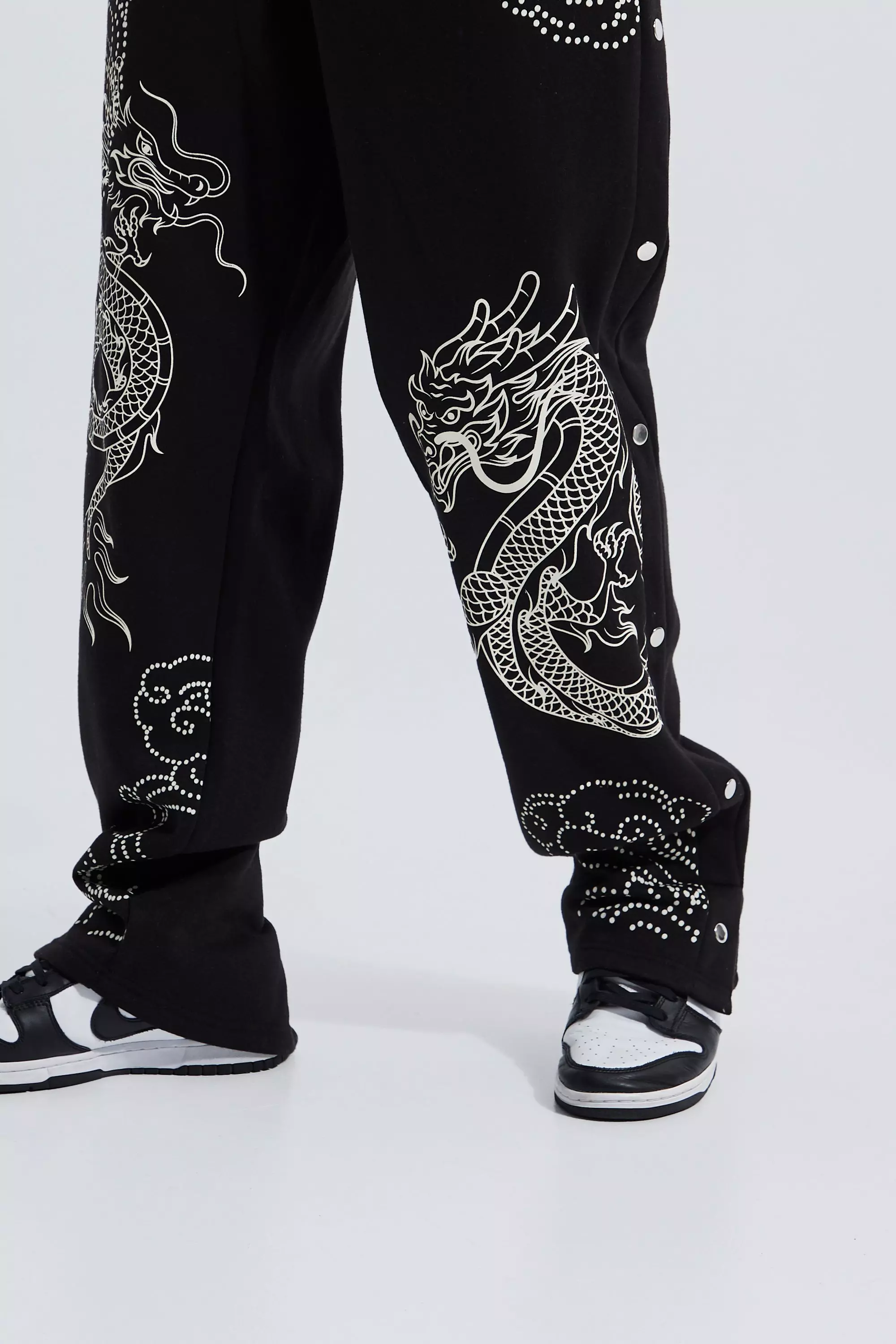 Black best sale dragon joggers