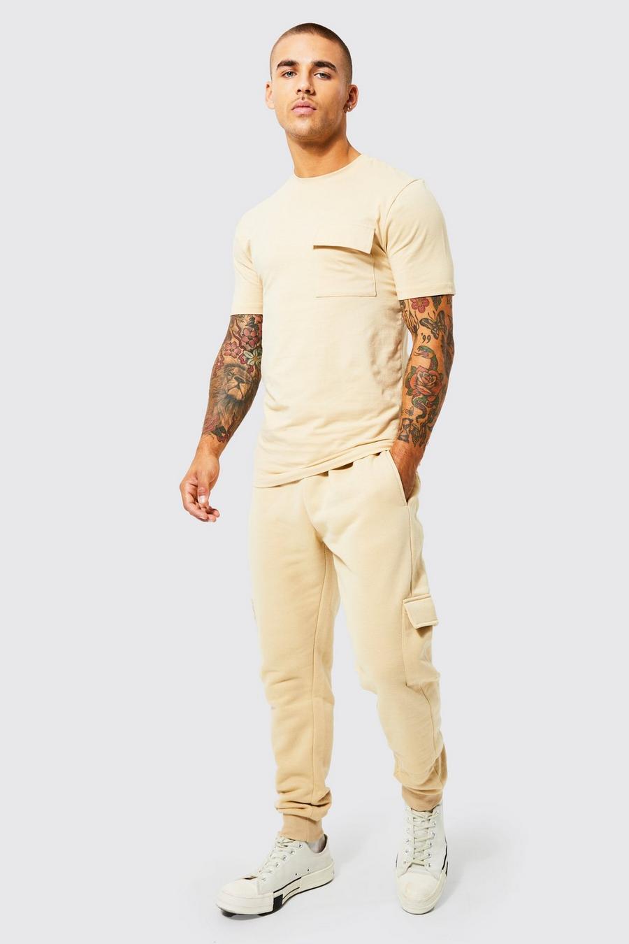Sand beige T-shirt i muscle fit och mjukisbyxor