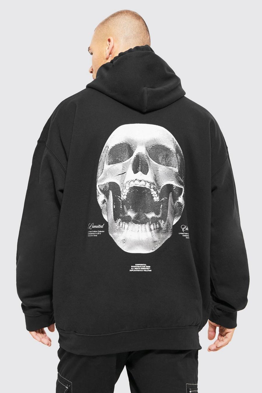 https://media.boohoo.com/i/boohoo/bmm27031_black_xl/male-black-oversized-skull-graphic-hoodie/?w=900&qlt=default&fmt.jp2.qlt=70&fmt=auto&sm=fit