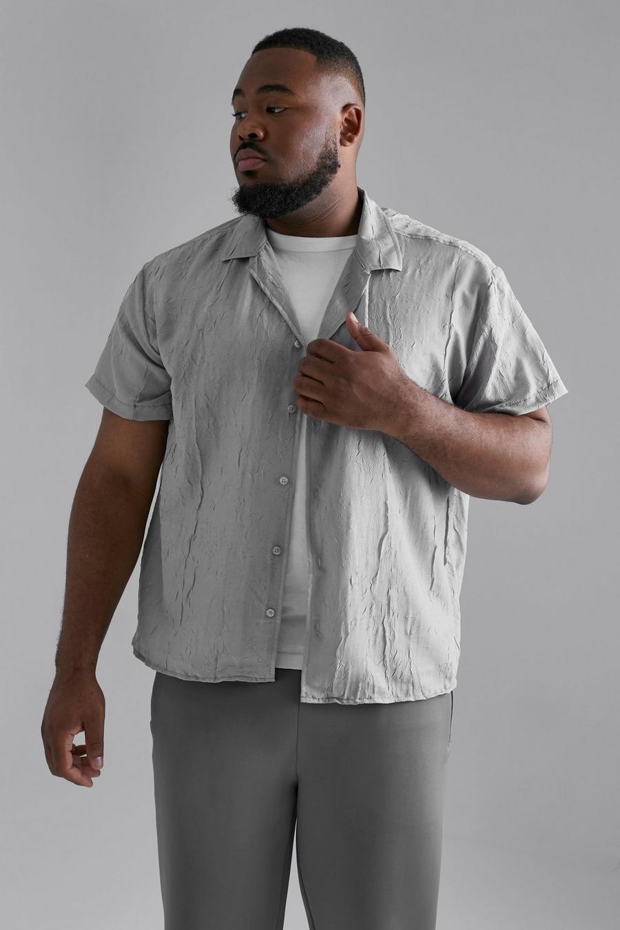 Grey grau Plus Short Sleeve Boxy Revere Crinkle Shirt image number 1