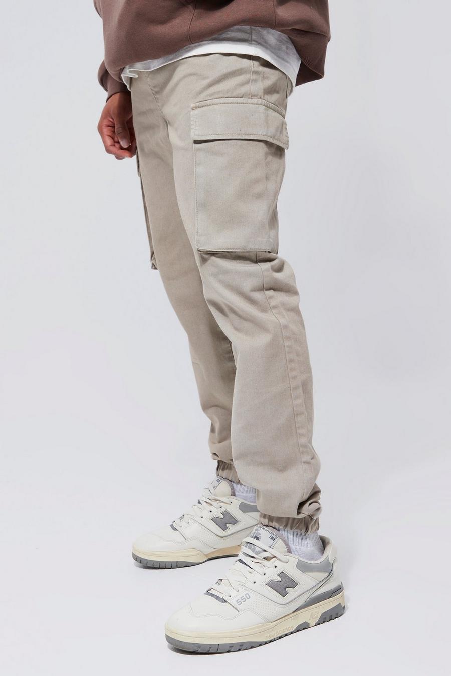 Pantalón deportivo ajustado con bolsillos cargo utilitarios y cintura elástica, Taupe image number 1