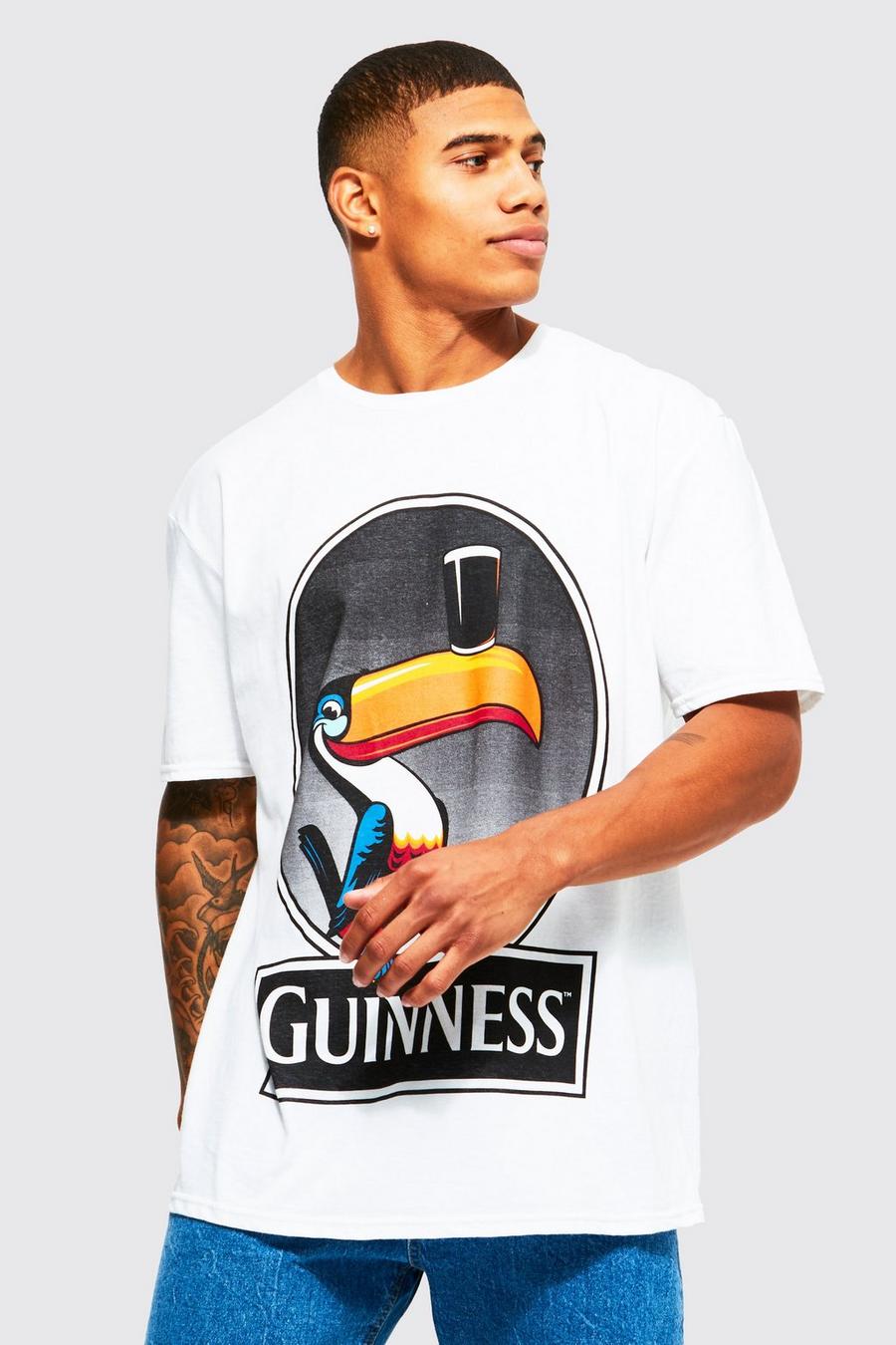 לבן טישרט אוברסייז עם הדפס ממותג של Guinness Toucan