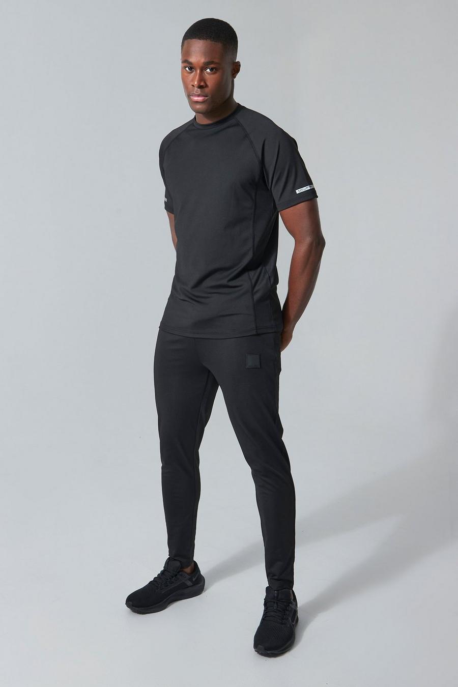 Black MAN Active T-shirt och joggingbyxor image number 1