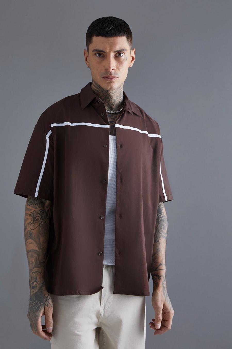 Kurzärmliges kastiges Oversize Hemd mit Paspeln, Chocolate image number 1