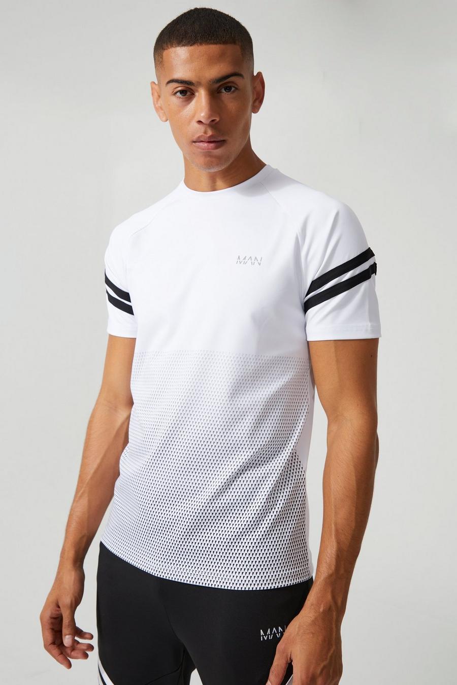 Man Active Trainings T-Shirt mit Farbverlauf, White image number 1