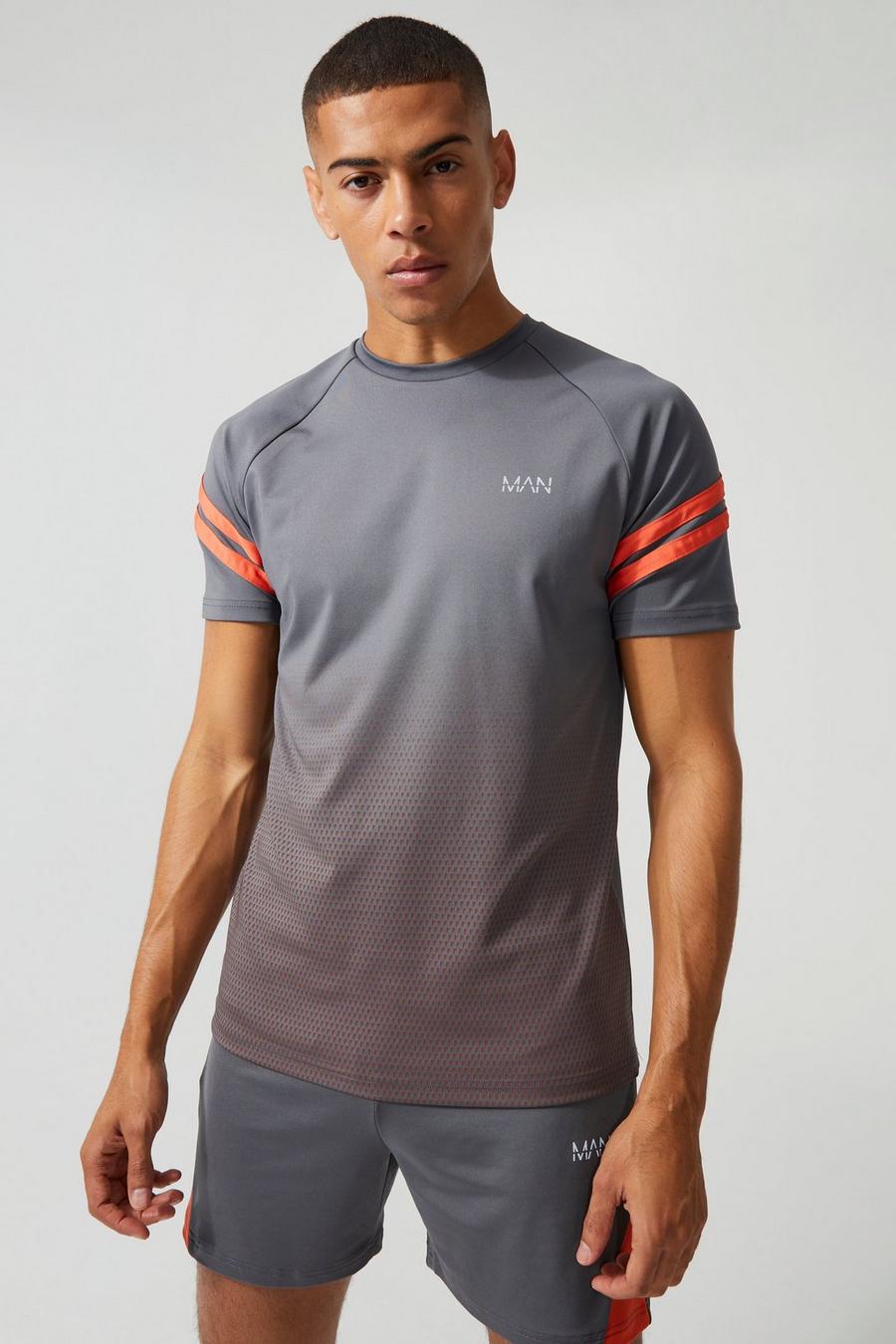 Charcoal gris Man Active Ombre Training T-Shirt Met Print 