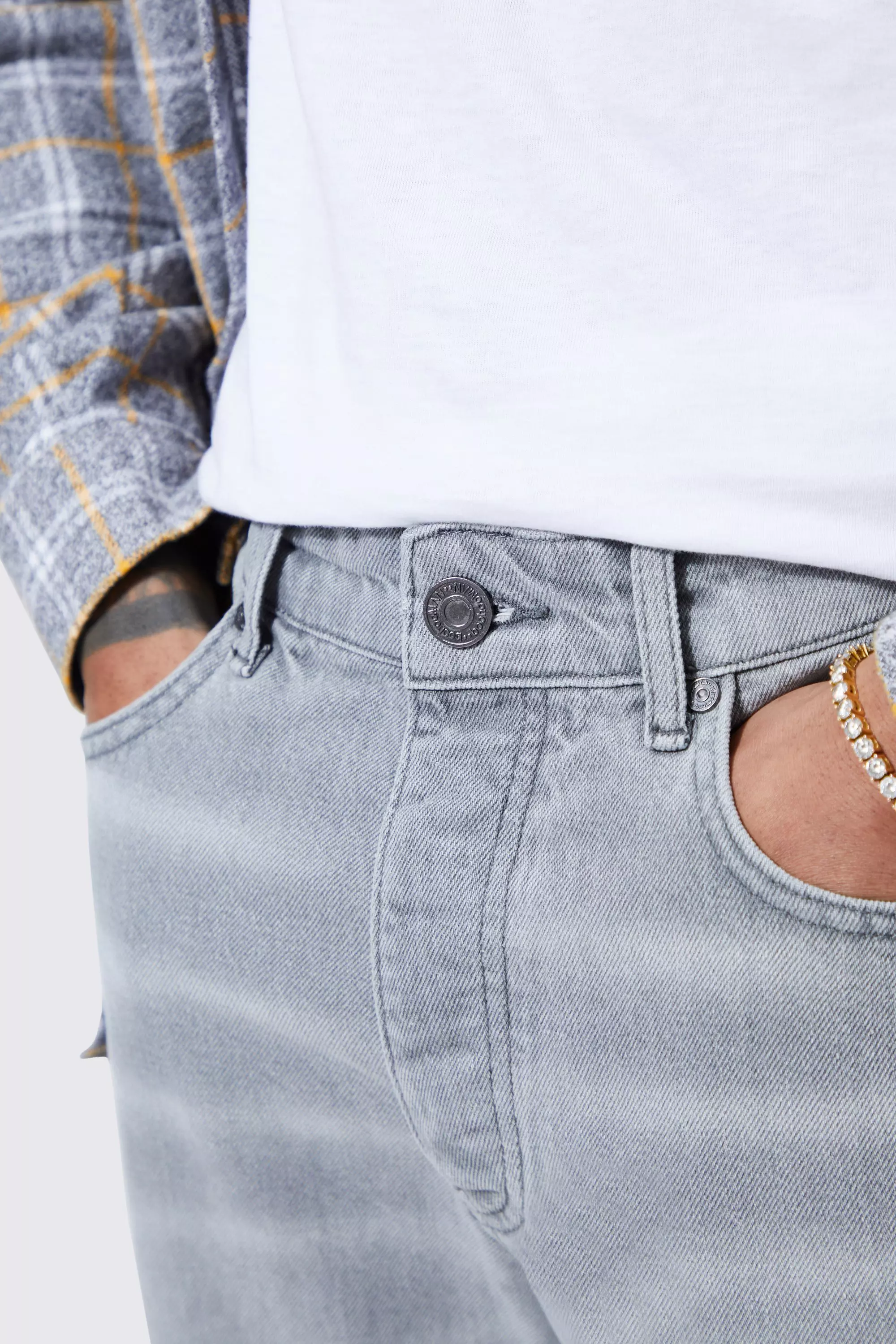 Mid grey Tapered Relaxed Jeans With Knee Rips alternative image