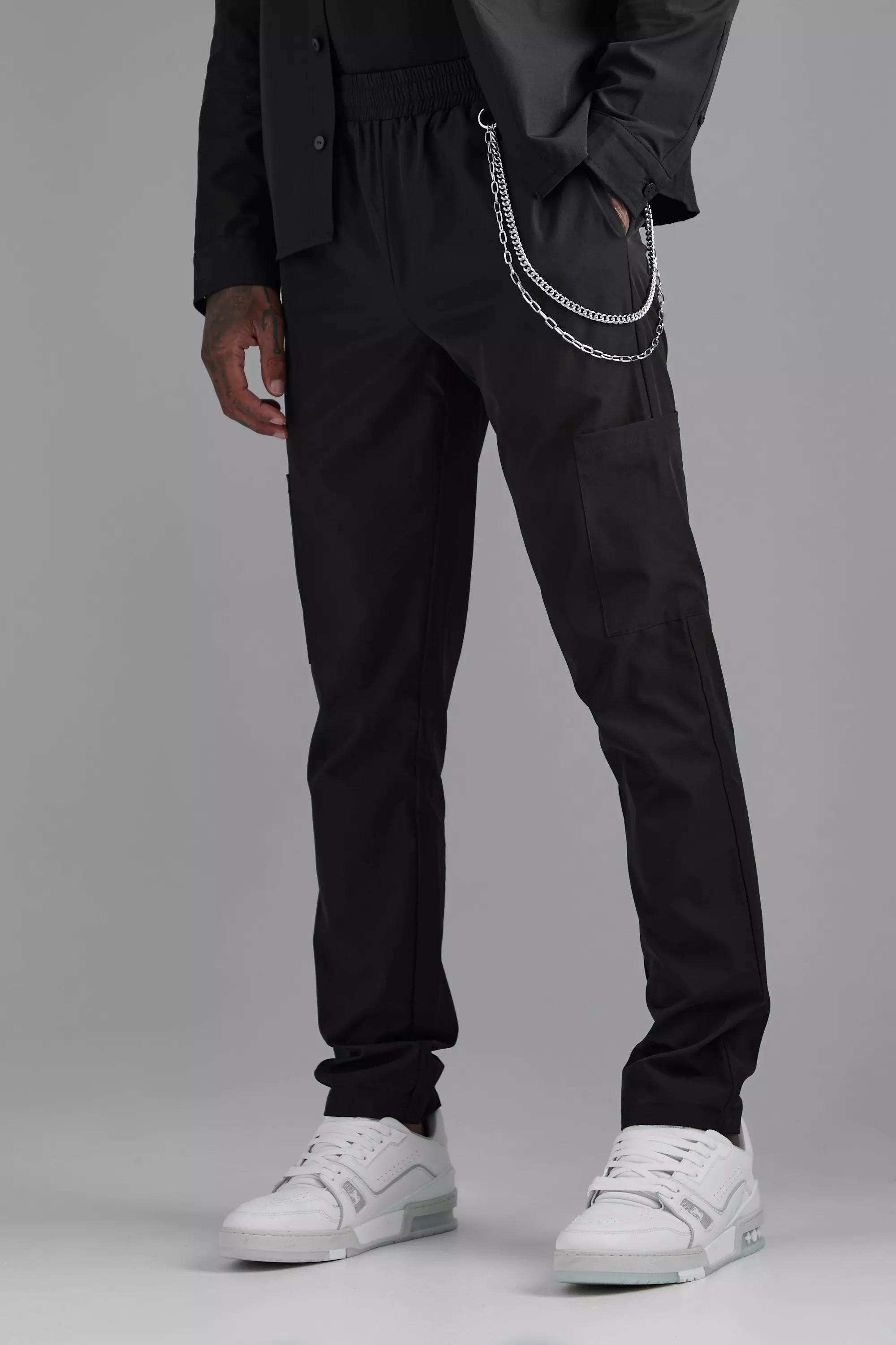 Black cargo best sale trousers with chain