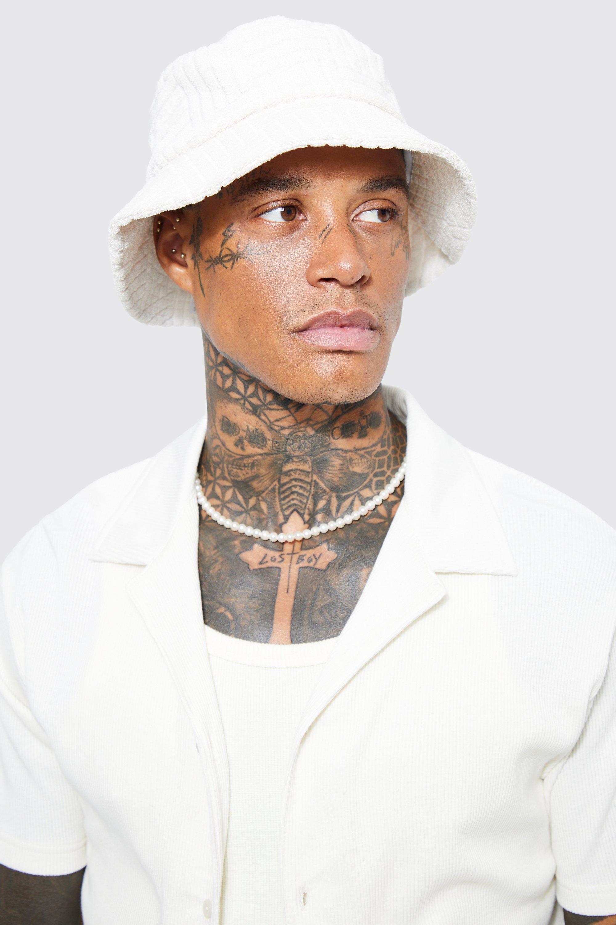 New Look Plain Bucket Hat in ecru-White