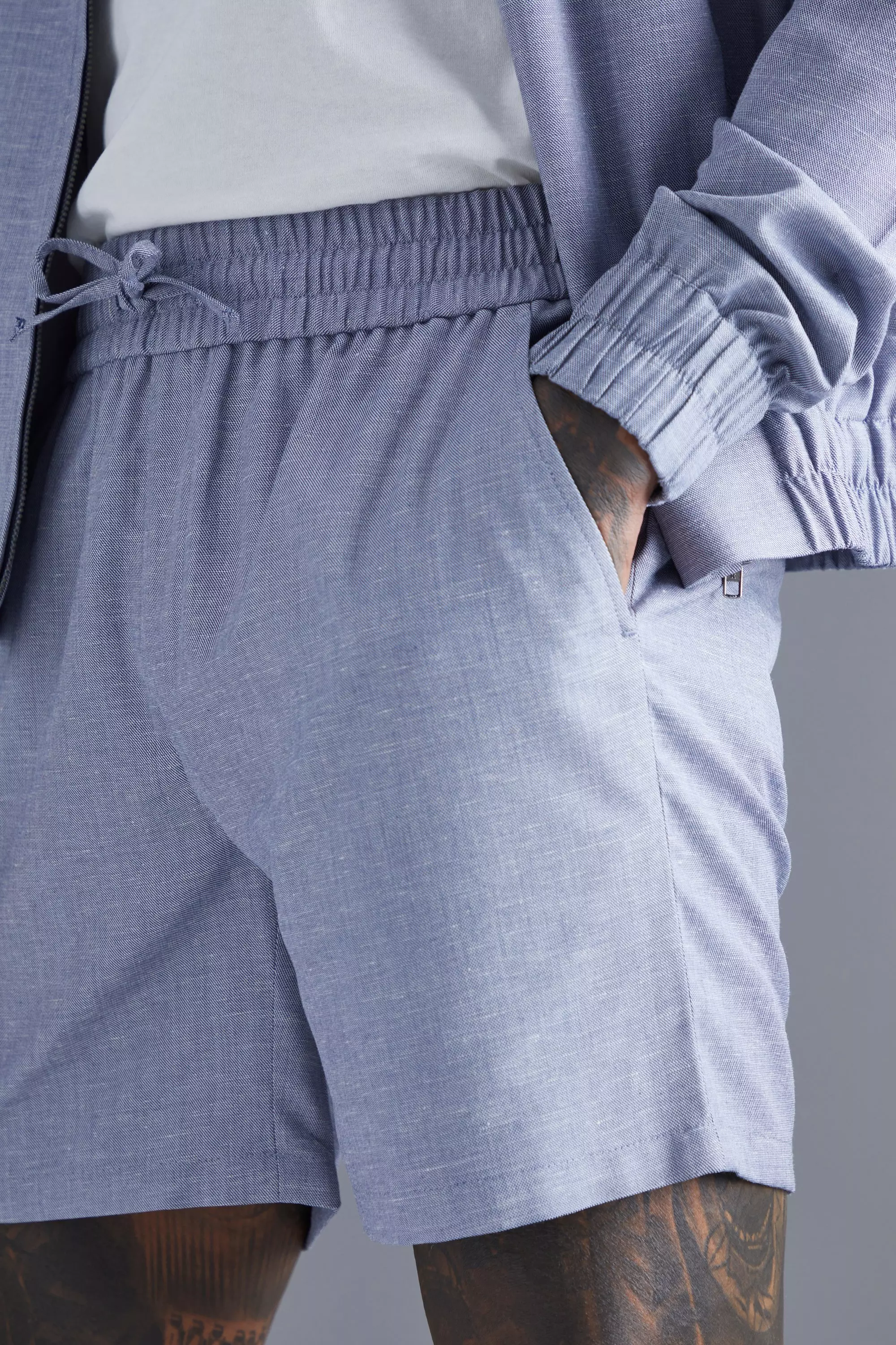 Navy Elasticated Linen Shorts صورة بديلة