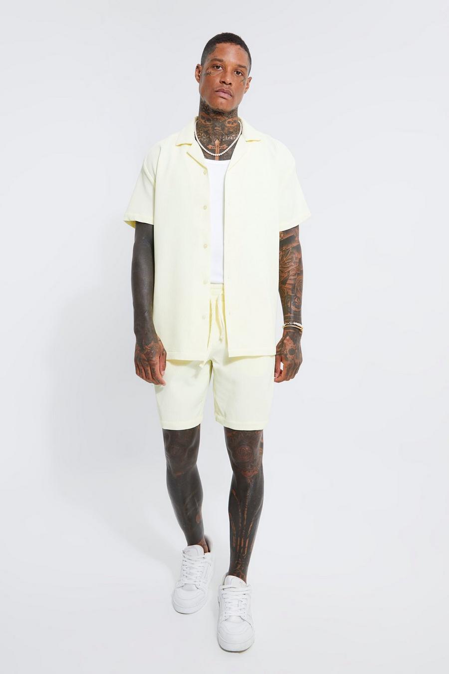 Yellow Plisserad oversize skjorta och shorts image number 1
