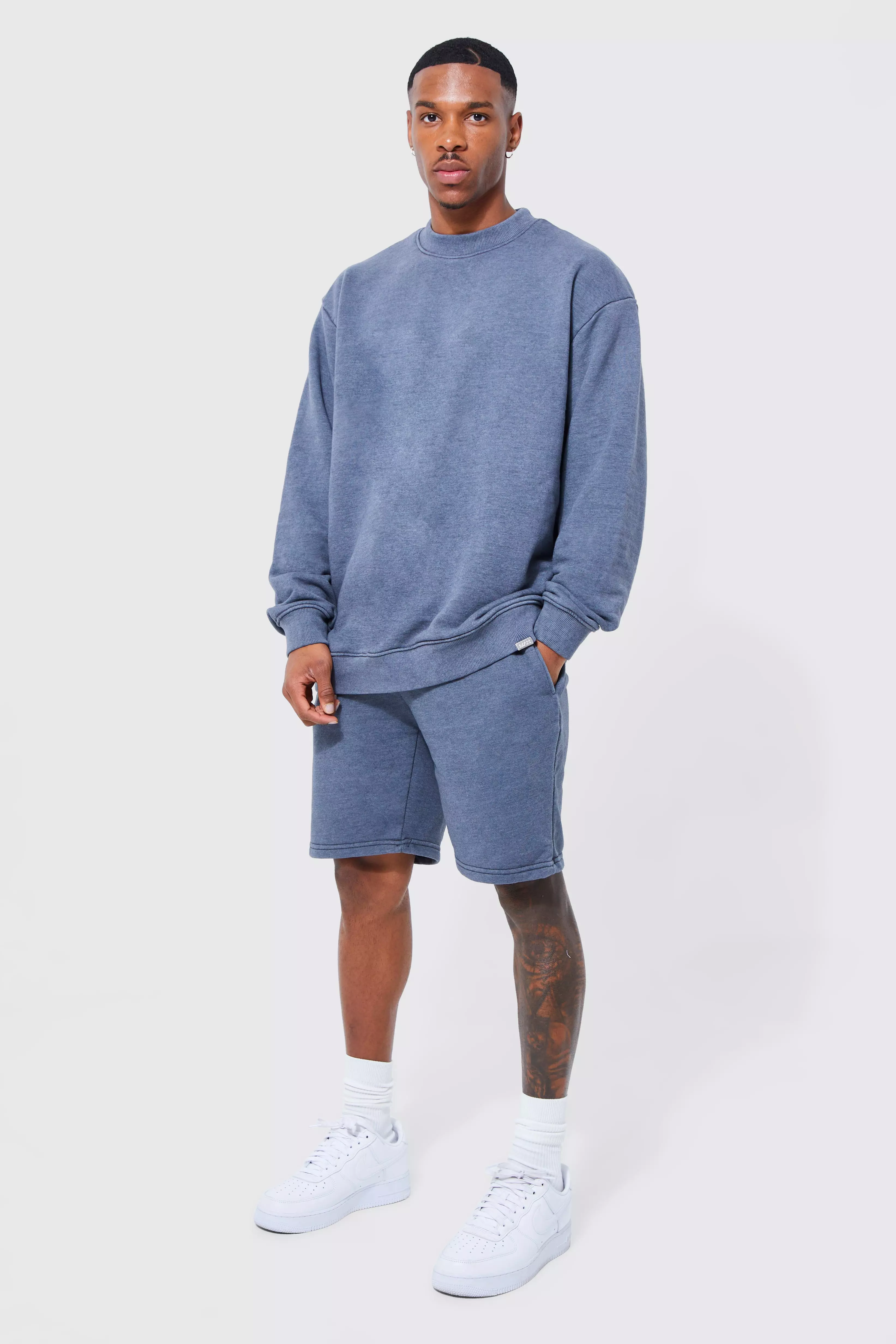 Oversized sweater and outlet shorts