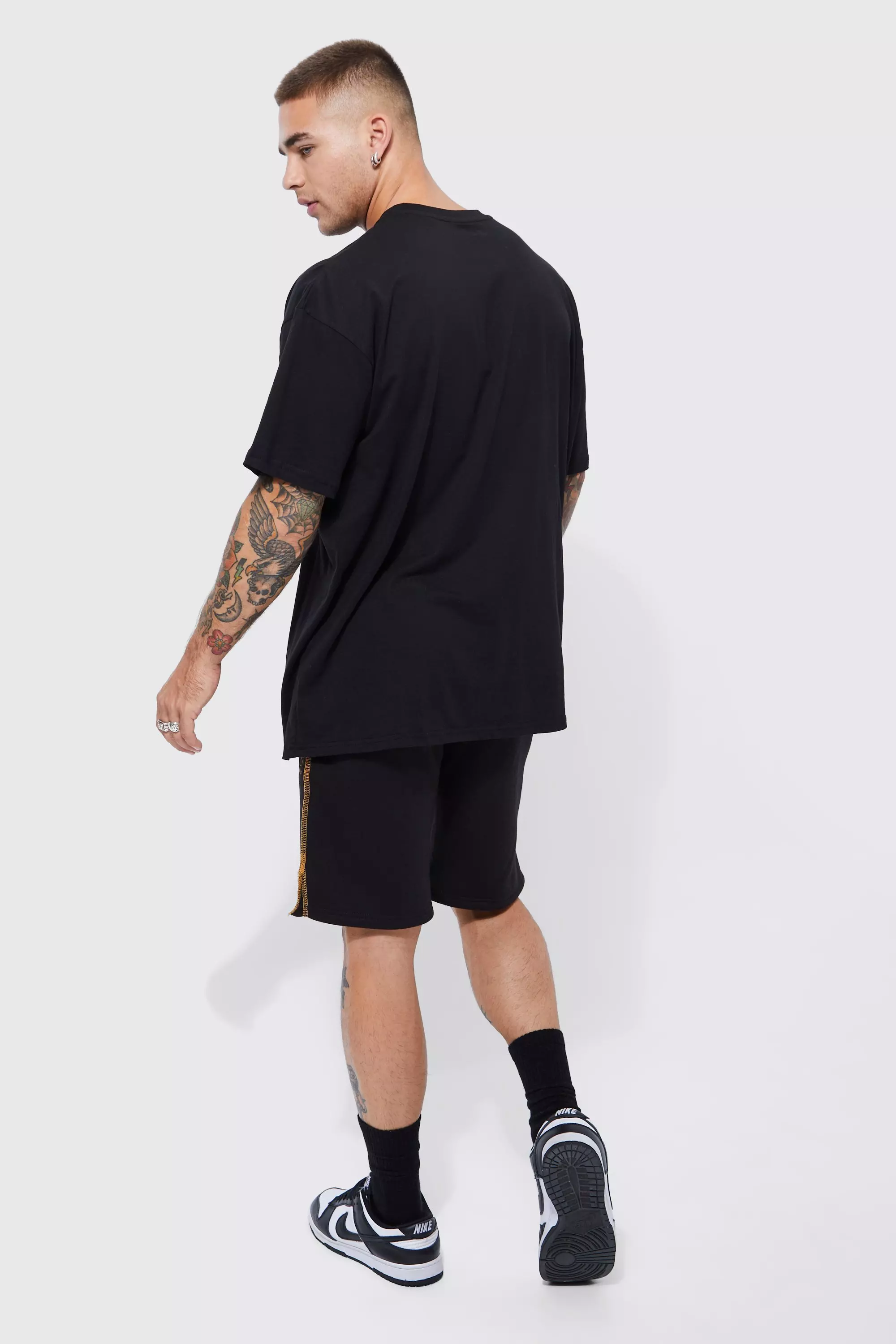 Black Man Gold Loose Fit Piped Short alternative image
