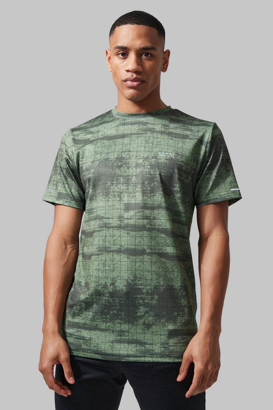 Khaki Man Active Grid Camo Print T-shirt image number 1