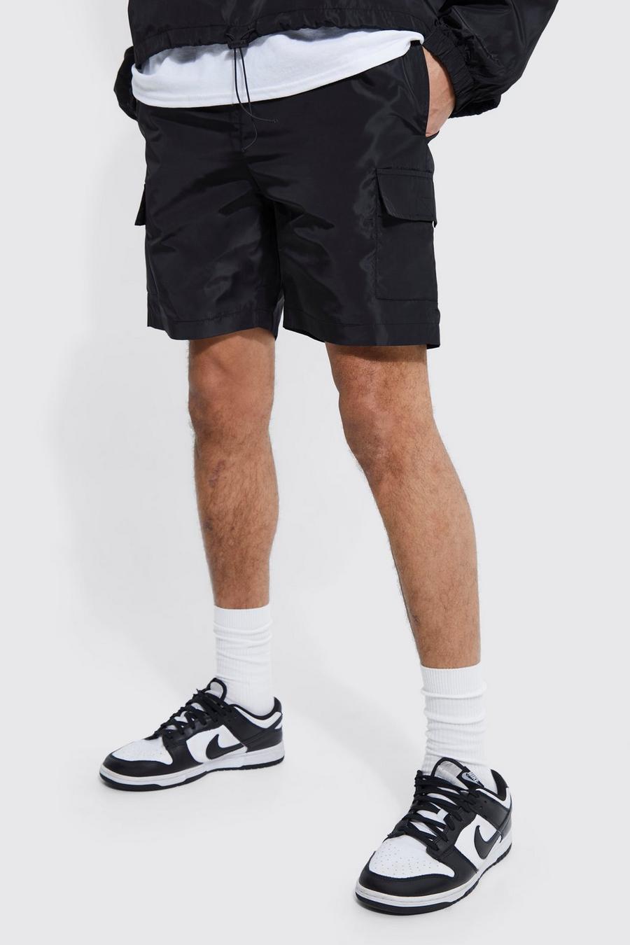 Tall Cargo-Shorts mit elastischem Bund, Black image number 1