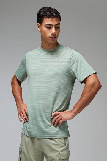 Man Active Engineered Performance Regular Fit T-shirt sage