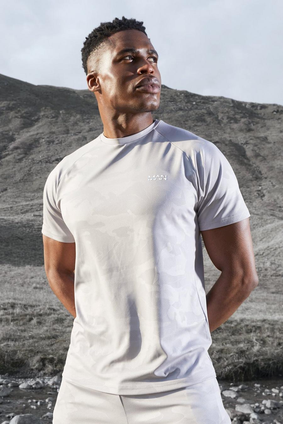 T-shirt Man Active per alta performance in fantasia militare con maniche raglan, Grey image number 1