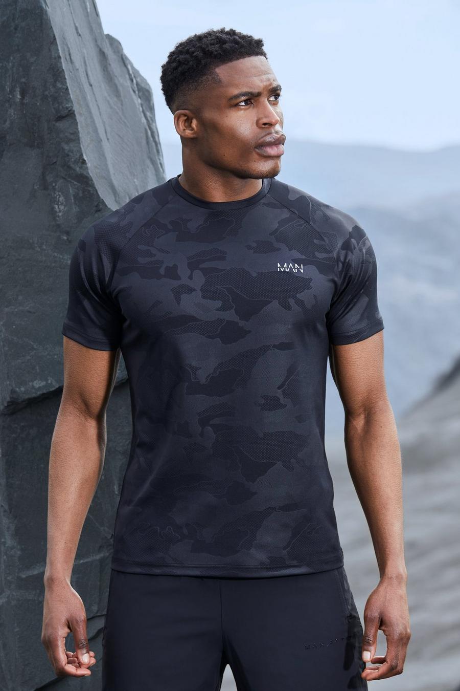 T-shirt Man Active per alta performance in fantasia militare con maniche raglan, Black image number 1