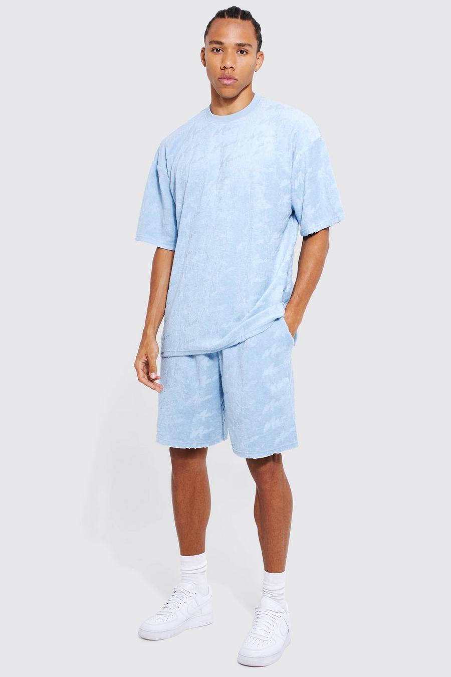 Conjunto Tall de pantalón corto y camiseta oversize MAN con repujado, Light blue image number 1
