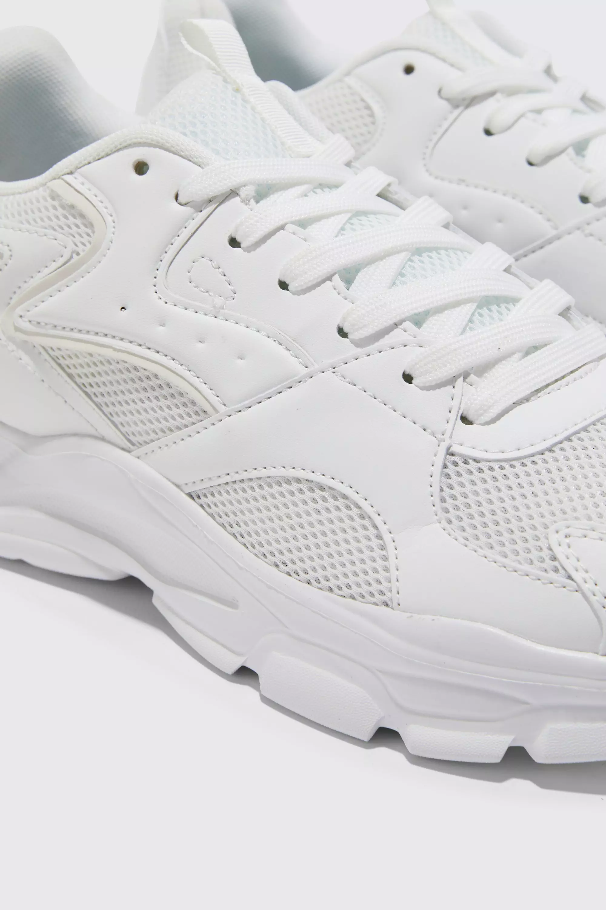White Chunky Runner Trainer alternative image