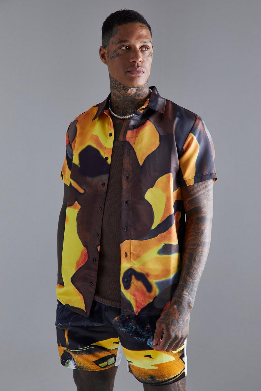 Men's Short Sleeve Satin Painted Floral Shirt | Boohoo UK