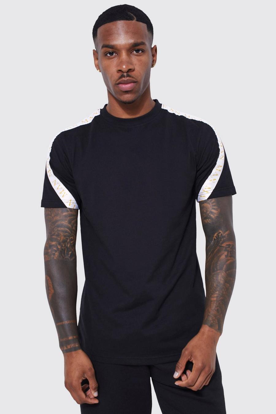 Black MAN Gold Slim fit t-shirt med kantband image number 1