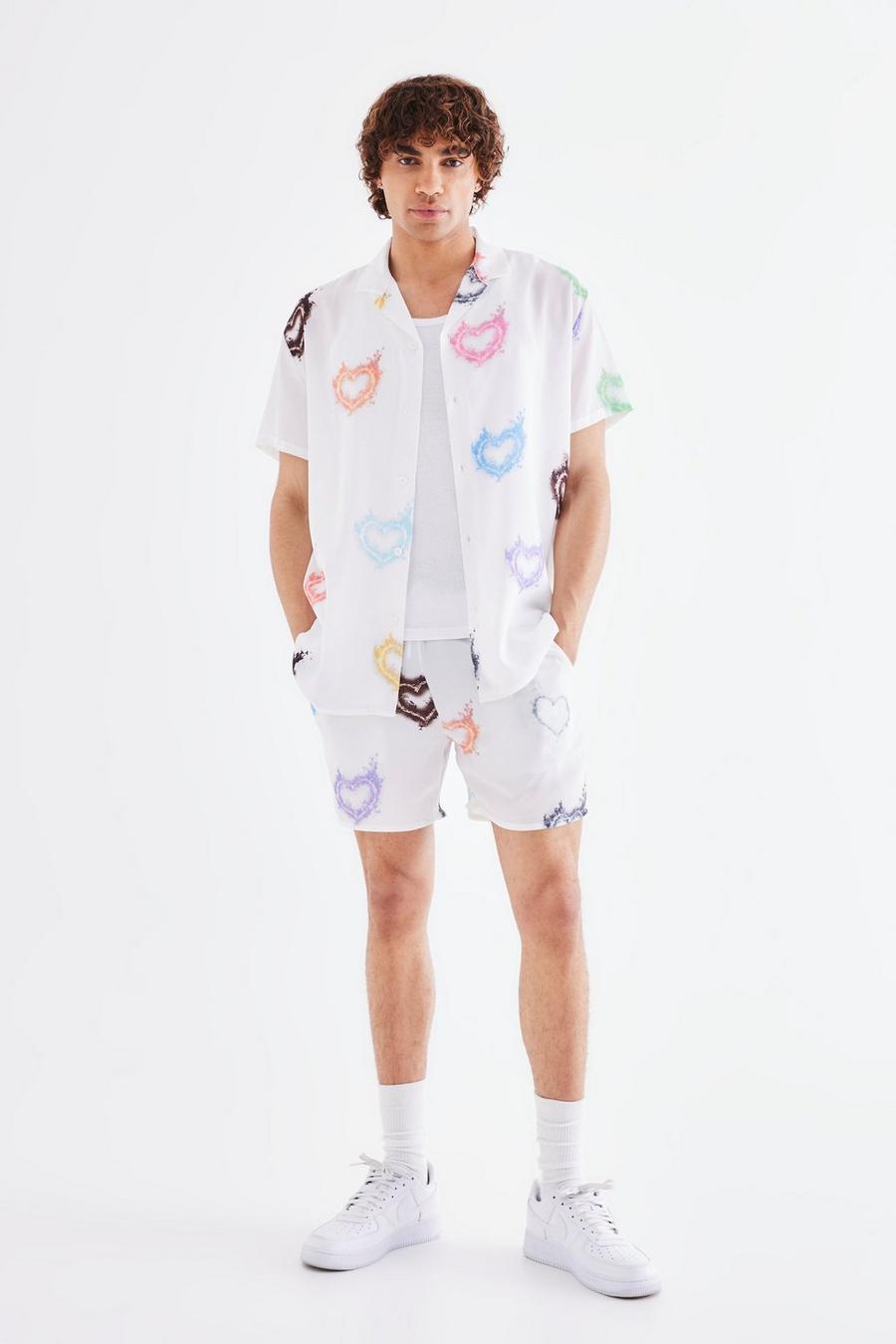 Kurzes Oversize Pride Hemd & Shorts mit Mini Herz, White blanc