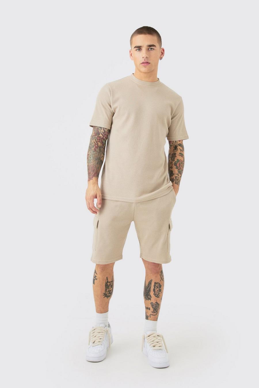Set T-shirt Slim Fit con trama a nido d’ape & pantaloncini Cargo, Stone image number 1