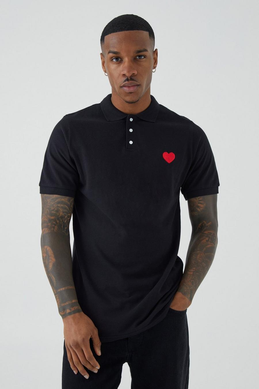 Kurzärmliges Slim-Fit Pique Poloshirt mit Herz, Black image number 1