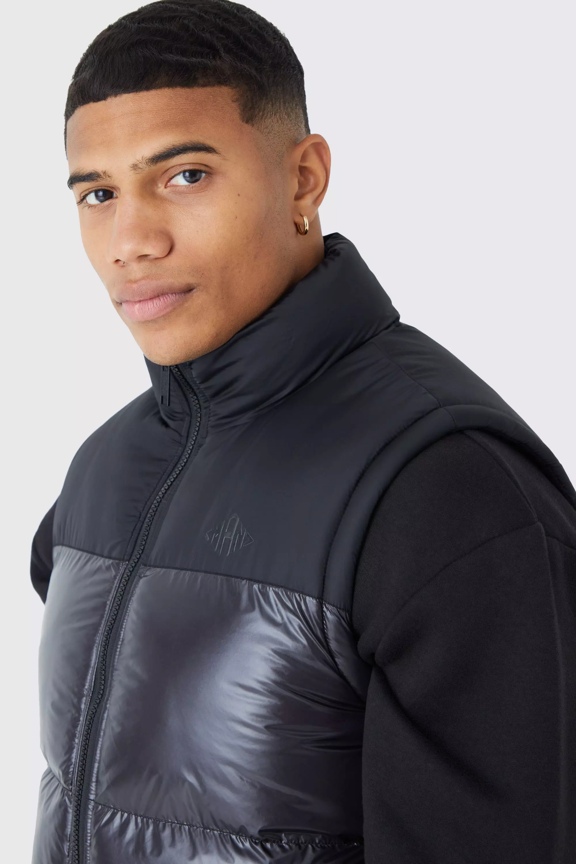 Grey Man High Shine Colour Block Gilet صورة بديلة