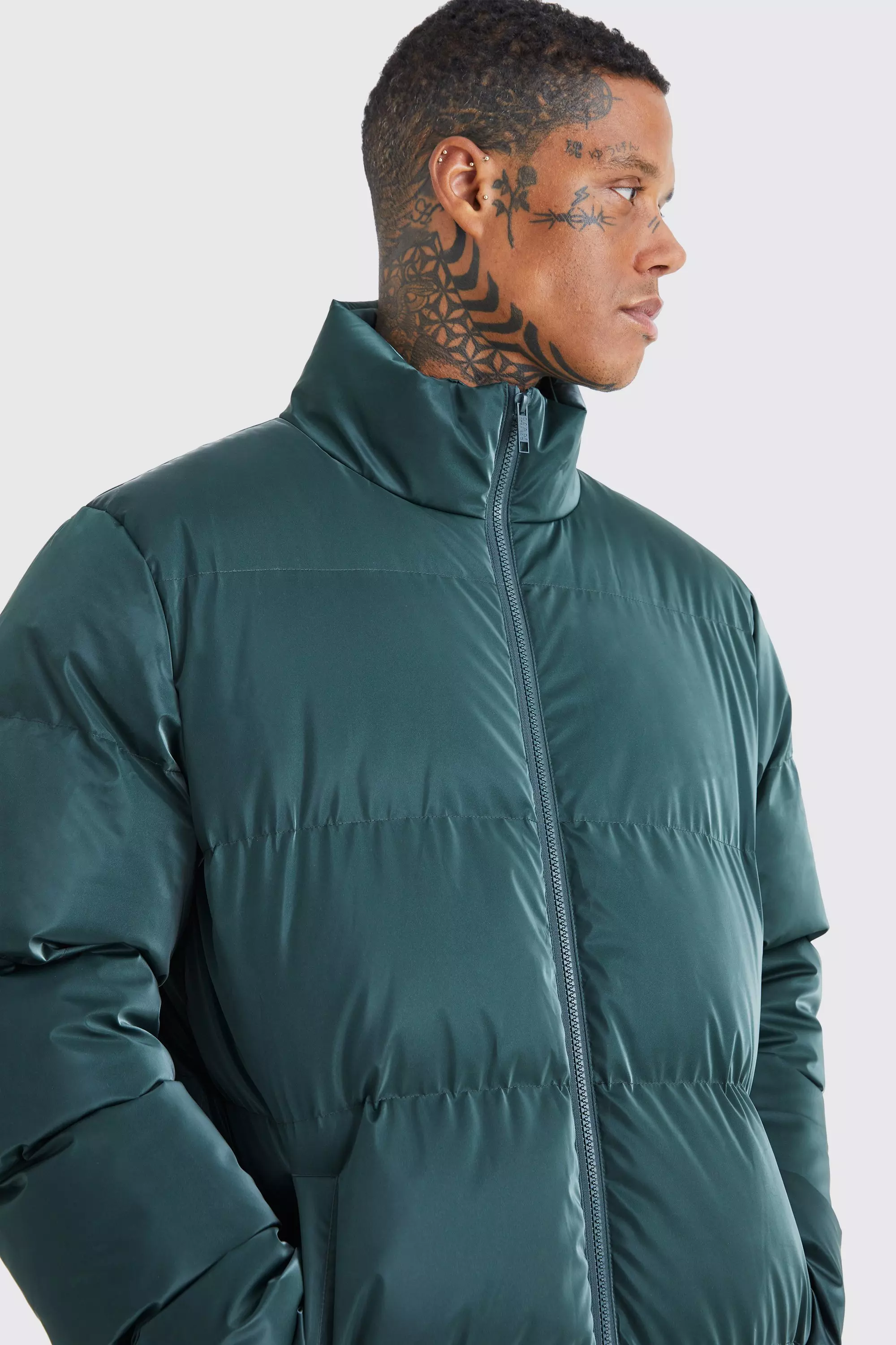Dark green Oversized Soft Sheen Nylon Puffer صورة بديلة