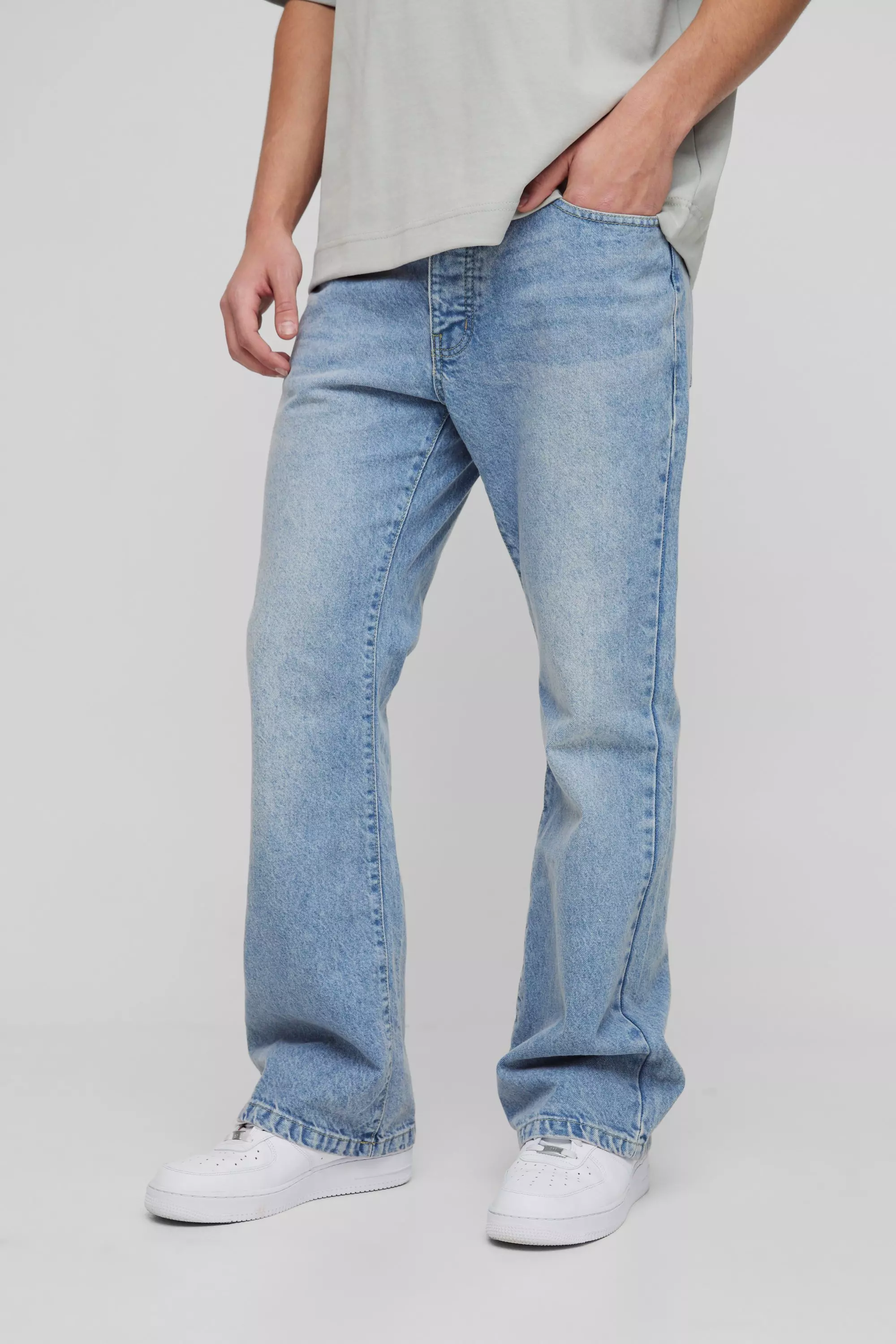 Light blue Relaxed Rigid Flare Jean alternative image