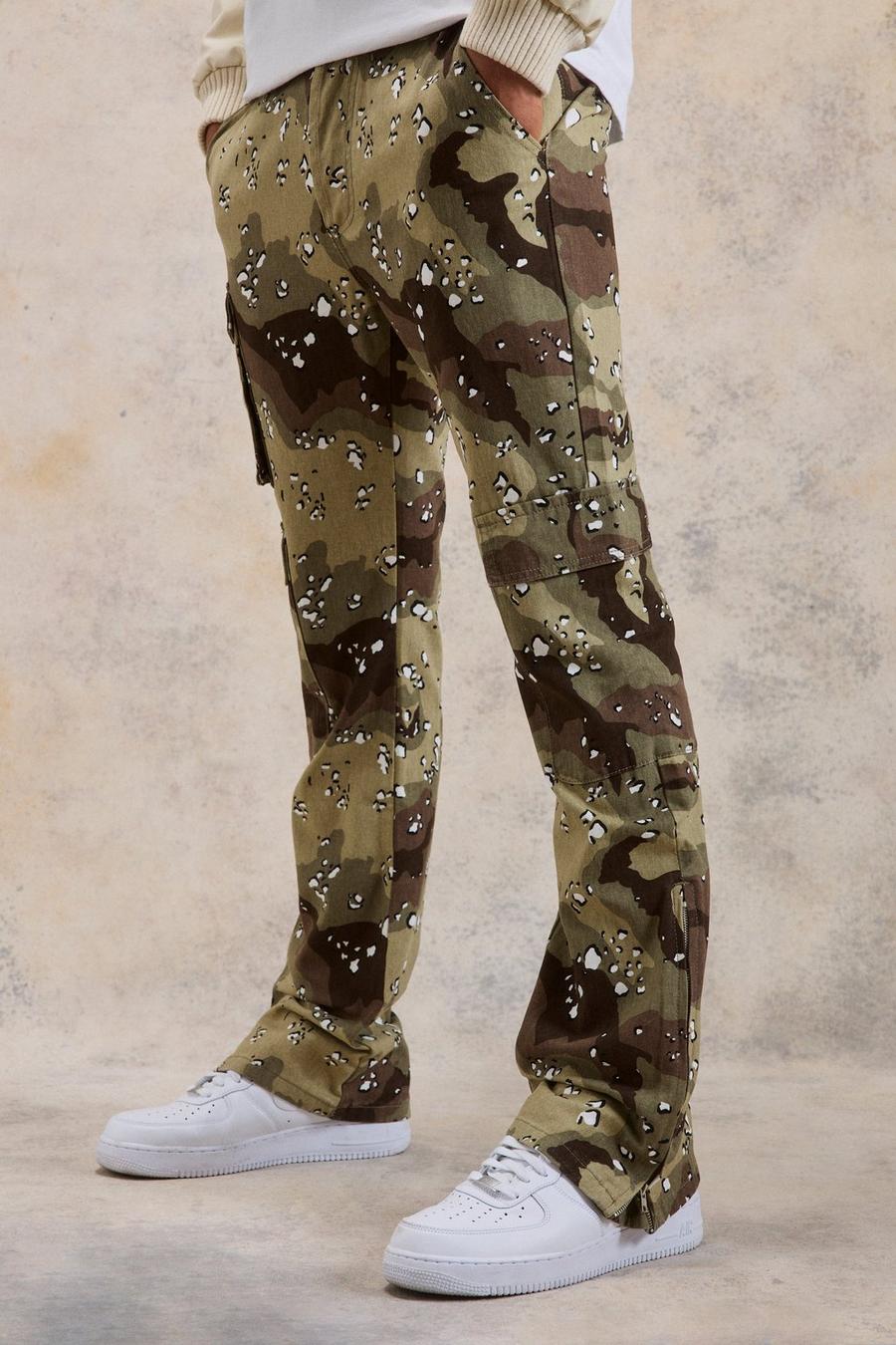 Pantaloni Cargo Slim Fit in fantasia militare con inserti a zampa e zip, Sand